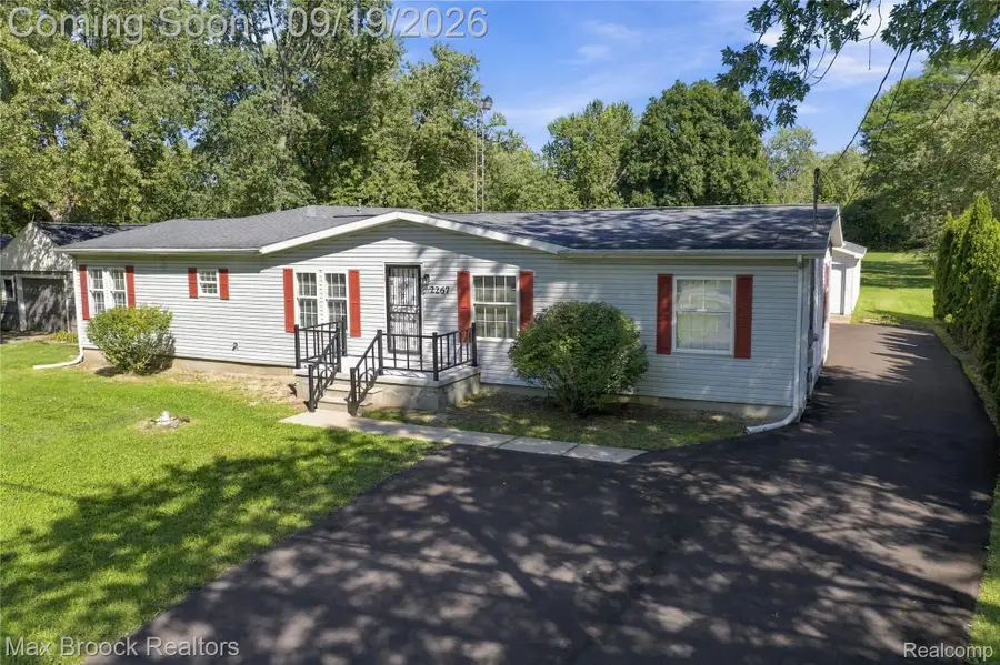 2267 Howe Road, Burton, MI 48519 - #2