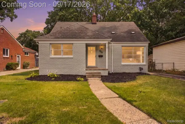 23880 Meadowlark Street, OakPark, MI 48237