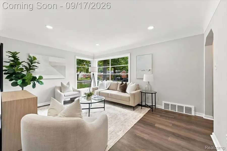 23880 Meadowlark Street, Oak Park, MI 48237 - #3