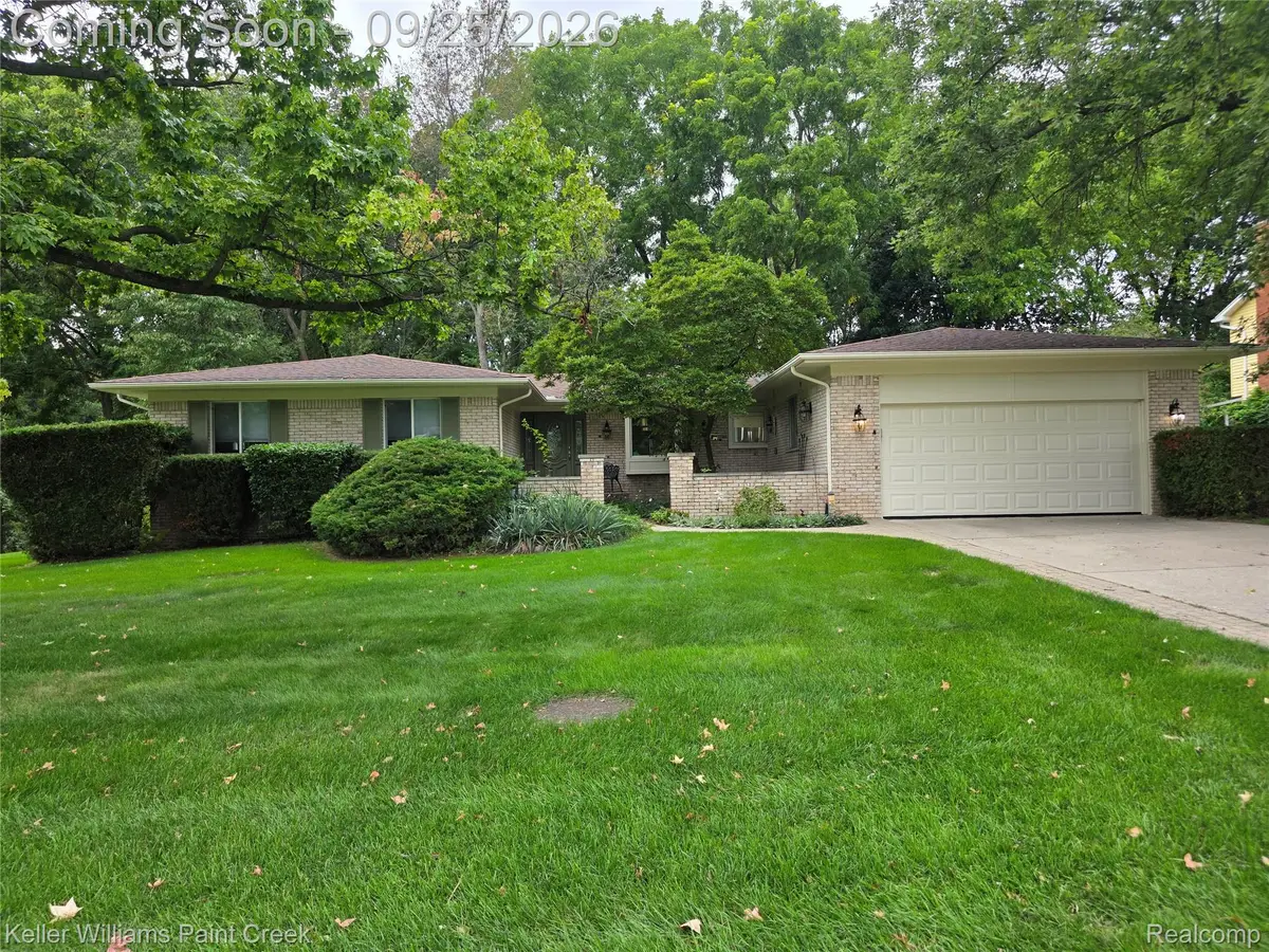 212 Canterbury Trail Drive, Rochester Hills, MI 48309 - #1
