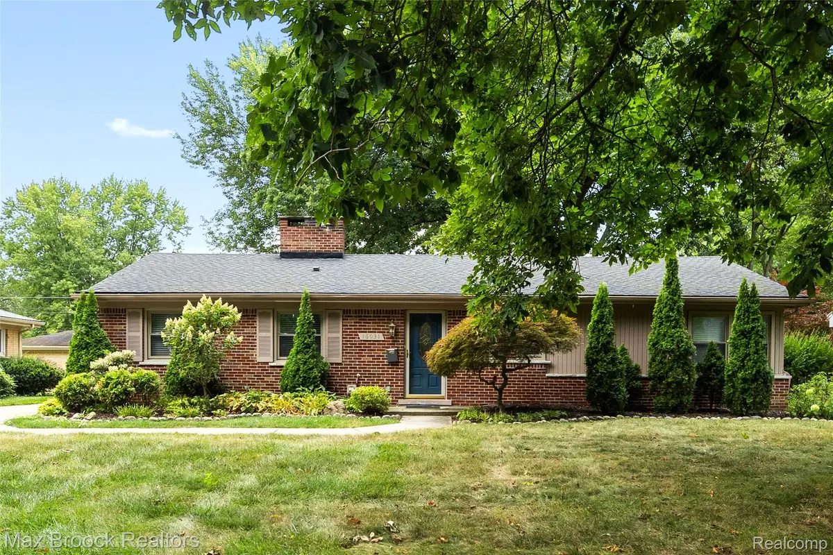 16031 Buckingham Avenue, Beverly Hills, MI 48025 - #1