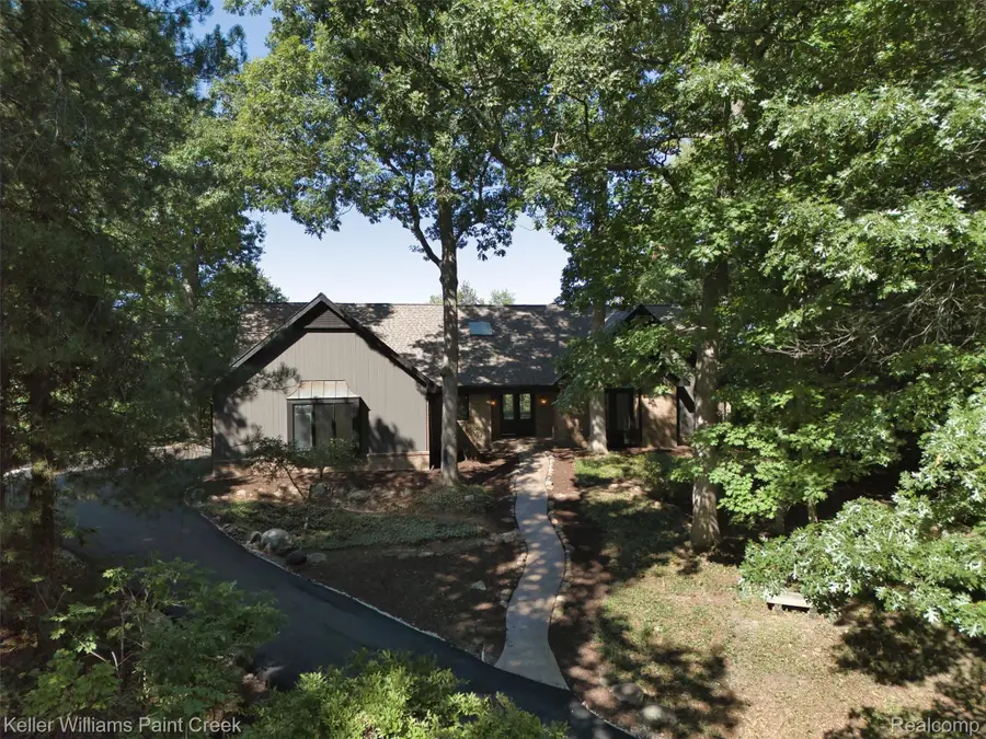 2918 Shannon Drive, Oakland, MI 48363 - #2