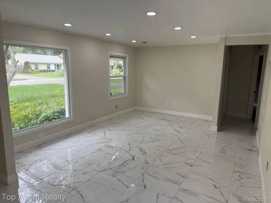 2848 Edna Jane Drive, Auburn Hills, MI 48326 - #3
