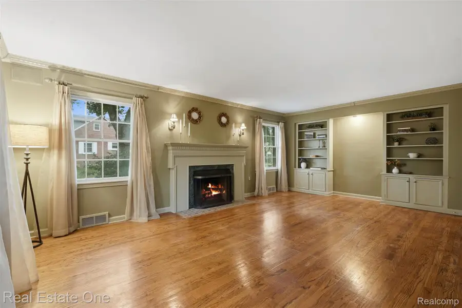 10154 Ludlow Avenue, Huntington Woods, MI 48070 - #3