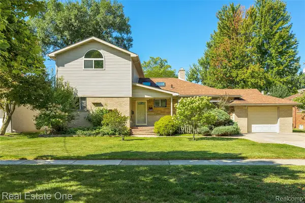 25313 Scotia Road, HuntingtonWoods, MI 48070