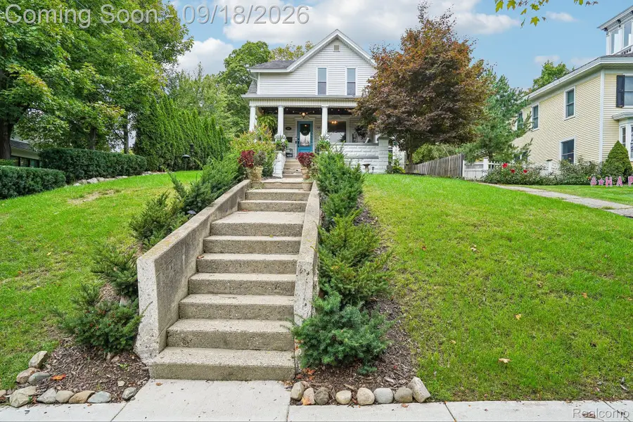 319 E Commerce Street, Milford, MI 48381 - #2