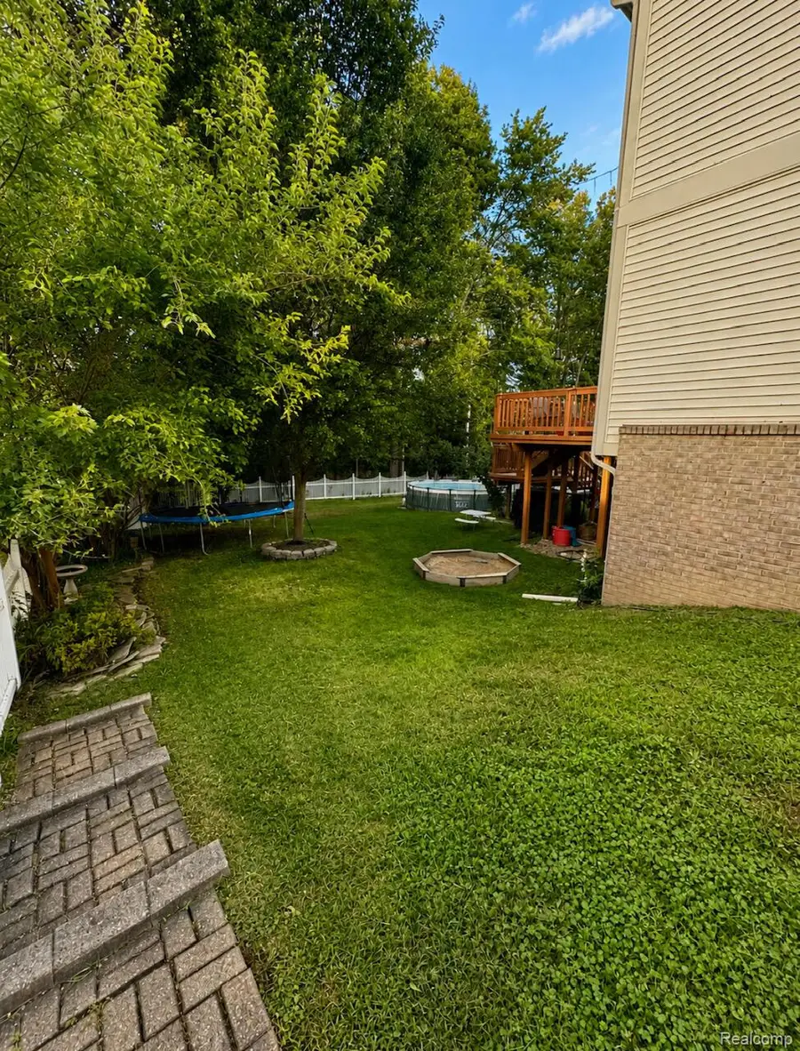 30128 Apple Grove Way, Flat Rock, MI 48134 - #2