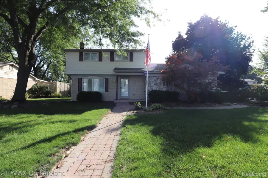 24199 Colonial Drive, Woodhaven, MI 48183 - #2