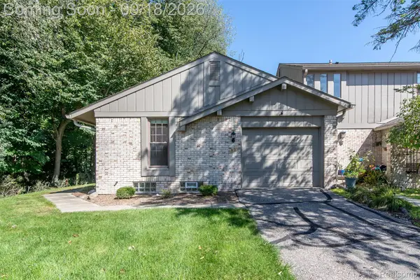 1821 Van Hill Court, RochesterHills, MI 48309