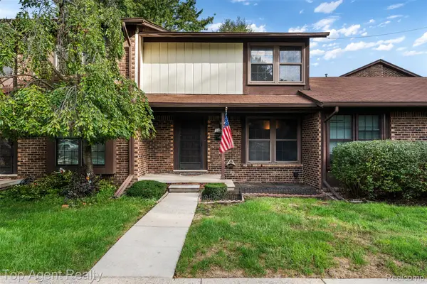 28340 Queens Court, Warren, MI 48093