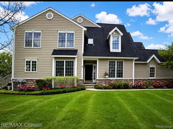 26426 Island Lake Drive #24, Novi, MI 48374