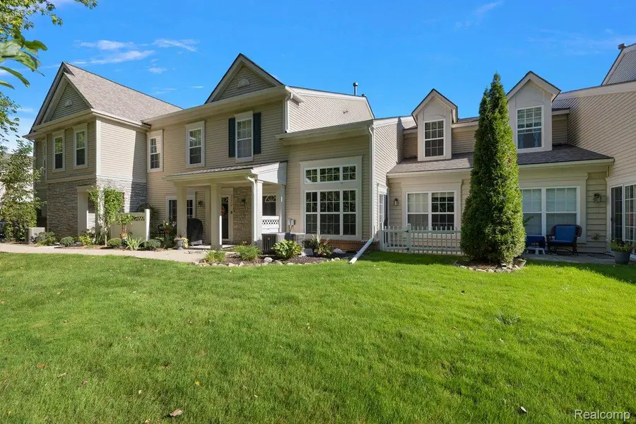 25816 Maritime Circle S, Harrison Township, MI 48045 - #2