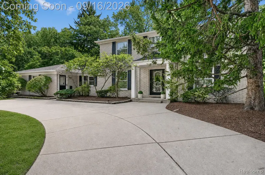 4855 Thorntree Drive, West Bloomfield, MI 48322 - #2
