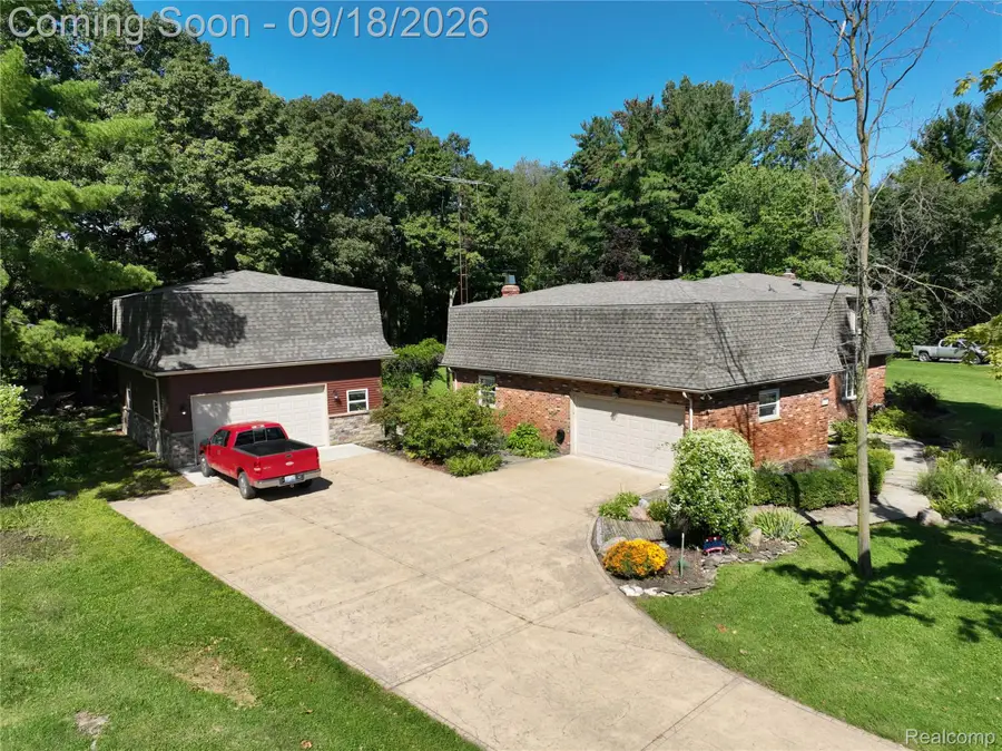2427 Karen Drive, Howell, MI 48855 - #2