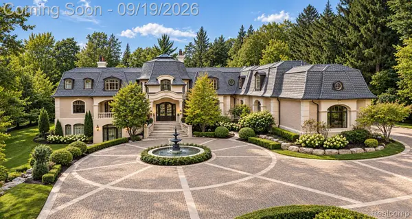 6250 Walnut Lake Road, WestBloomfield, MI 48323