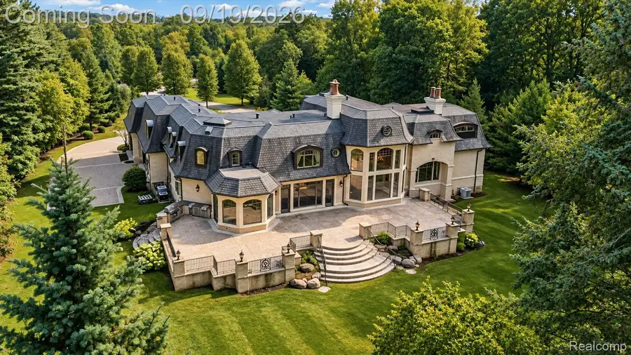 6250 Walnut Lake Road, West Bloomfield, MI 48323 - #2