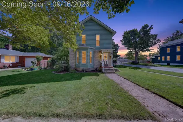 202 E Saint Clair Street, Almont, MI 48003