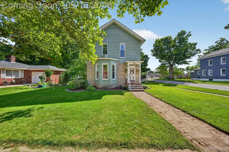 202 E Saint Clair Street, Almont, MI 48003 - #2