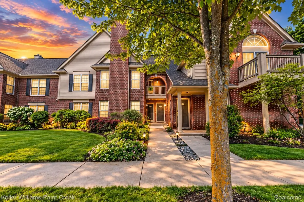 28569 Carlton Way Drive, Novi, MI 48377 - #1