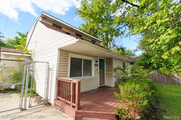 20745 Wakedon Street, Southfield, MI 48033