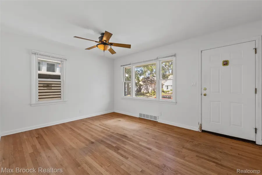 450 E Maplehurst Street, Ferndale, MI 48220 - #3