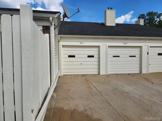 7611 Woodview Drive, Waterford, MI 48327 - #2
