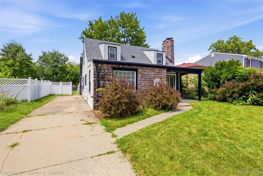 6521 Berwyn Street, Dearborn Heights, MI 48127 - #3