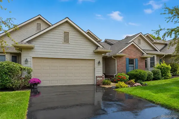 6240 Northridge Hills Drive, Brighton, MI 48116