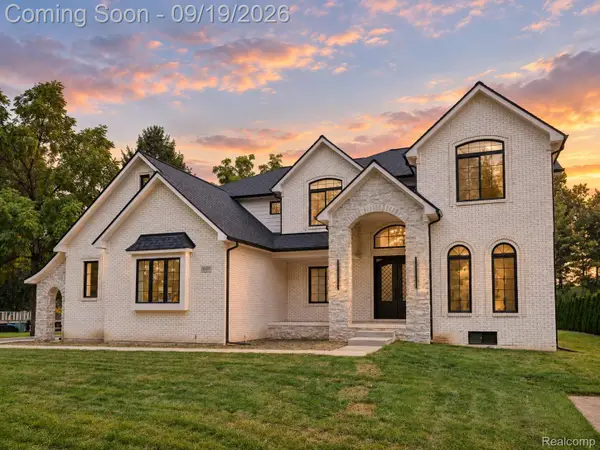 5555 Holm Drive, Troy, MI 48085