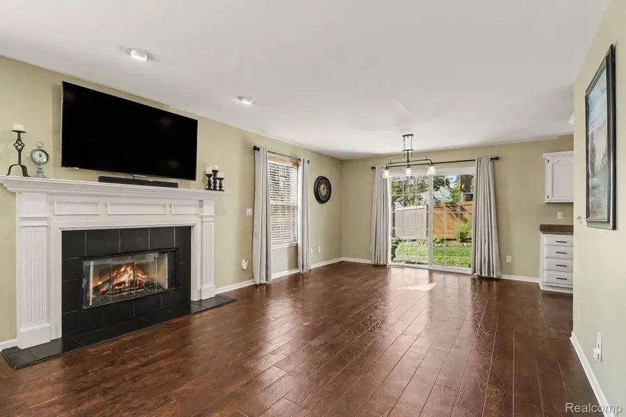 96 S Washington Street, Lake Orion, MI 48362 - #3