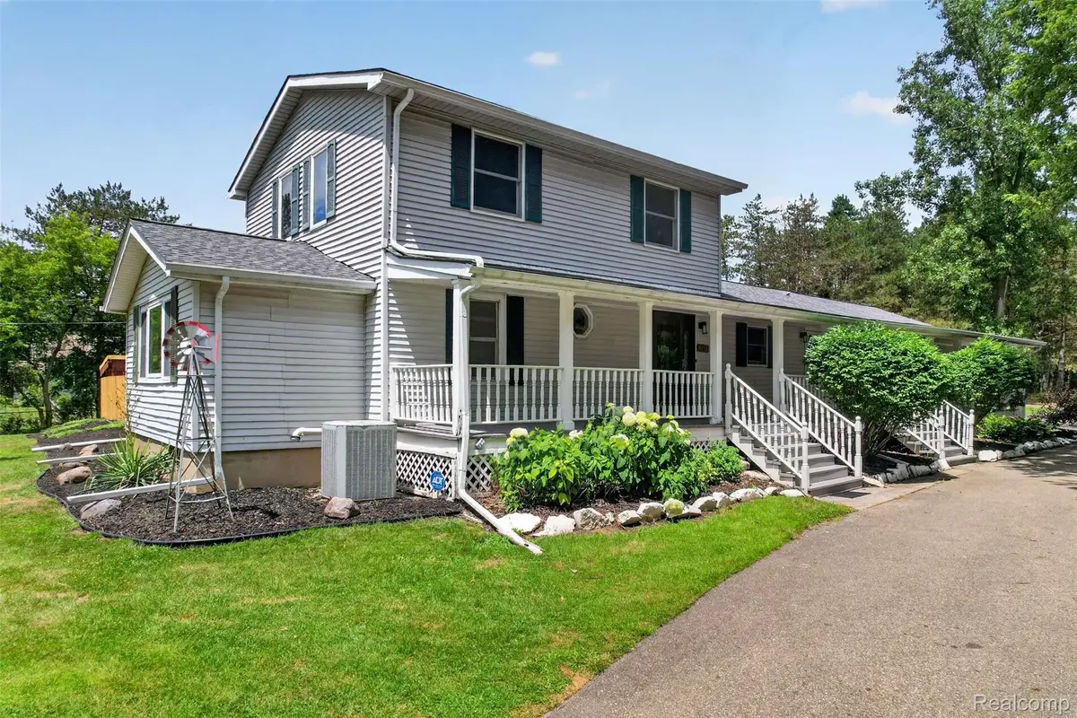 1437 E Cook Road, Grand Blanc, MI 48439 - #1
