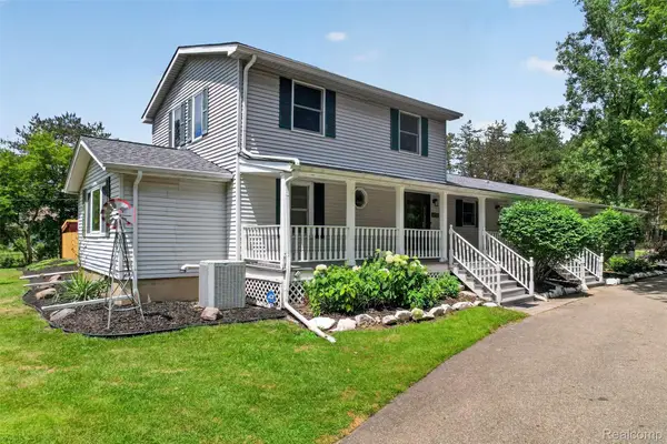 1437 E Cook Road, GrandBlanc, MI 48439