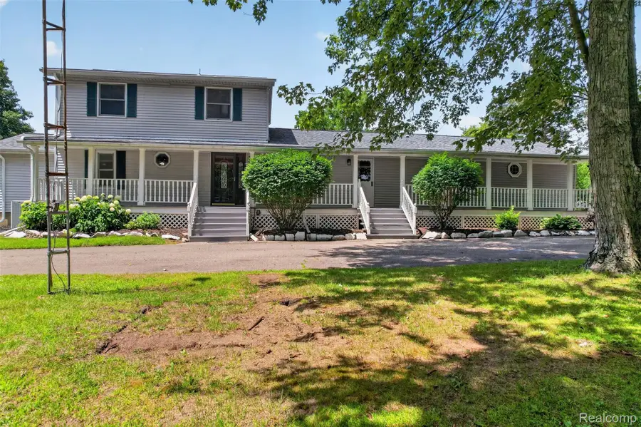 1437 E Cook Road, Grand Blanc, MI 48439 - #2