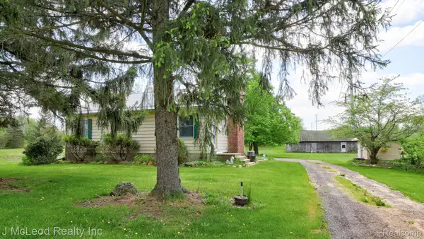 69 W Snover Road, Mayville, MI 48744