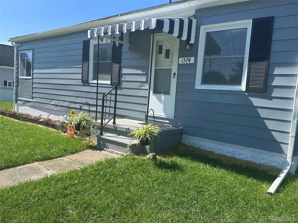1574 S Graham Road, Flint, MI 48532 - #1