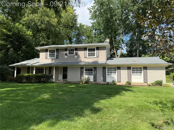 353 Broadleaf Drive, Rochester, MI 48306