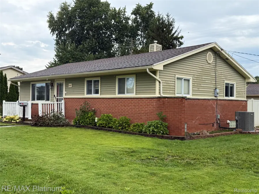5347 Durwood Drive, Swartz Creek, MI 48473 - #3