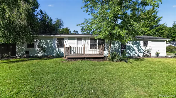 2095 Qualla Avenue, Wixom, MI 48393