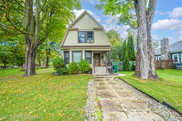 332 Broadway, Davisburg, MI 48350