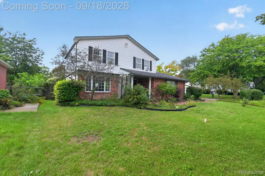 24587 Kings Pointe, Novi, MI 48375 - #3