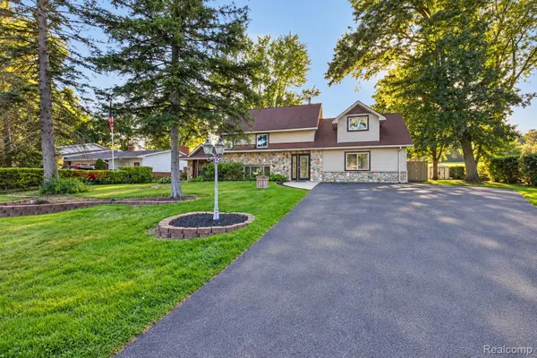 1155 Dolane Boulevard, WhiteLake, MI 48383