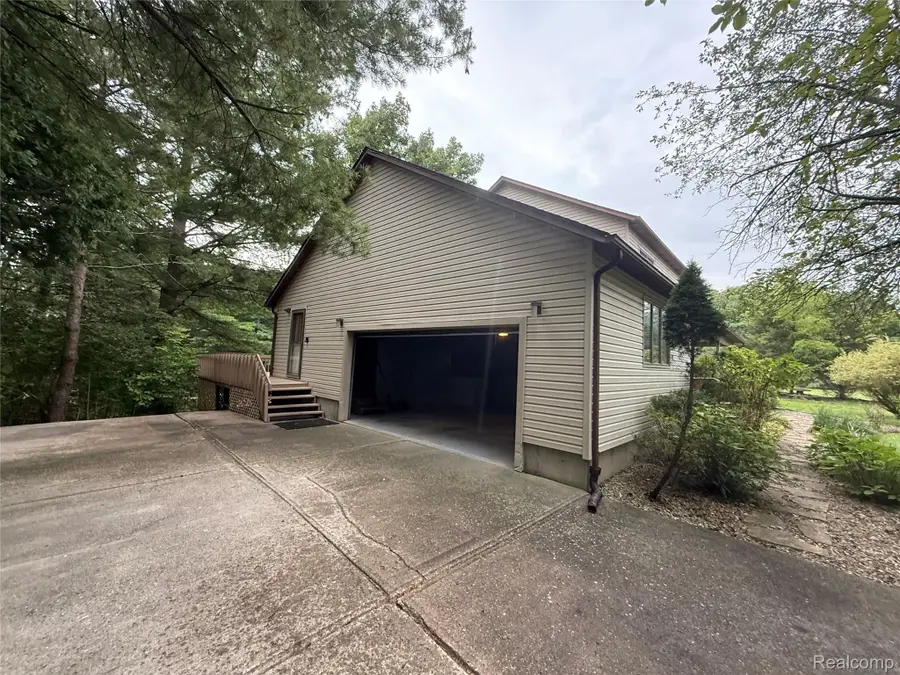 10280 Nimphie Road, Fenton, MI 48430 - #3
