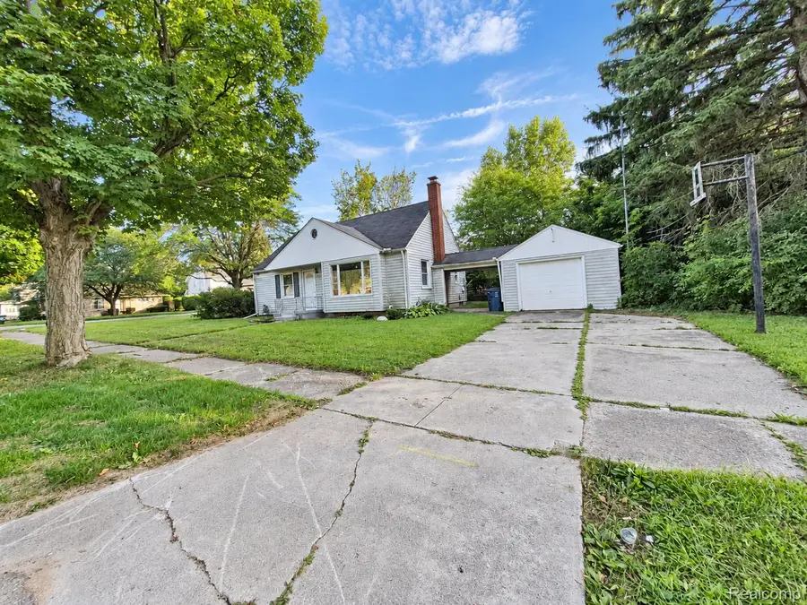 2401 Raskob Street, Flint, MI 48504 - #2