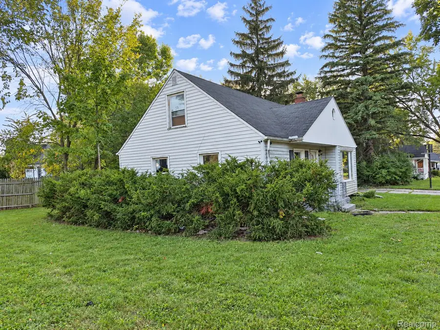 2401 Raskob Street, Flint, MI 48504 - #3