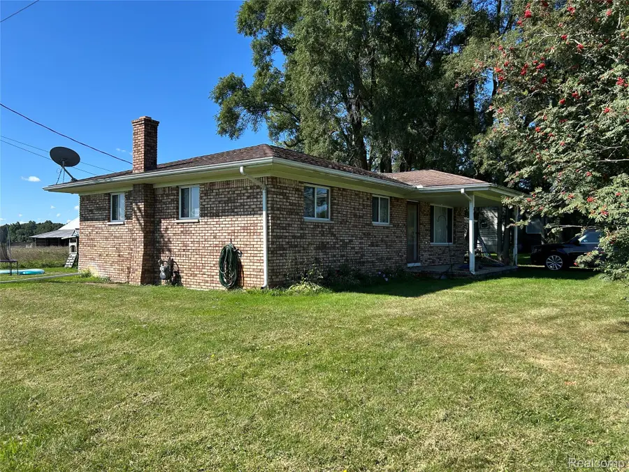16401 Almont Road, Allenton, MI 48002 - #2
