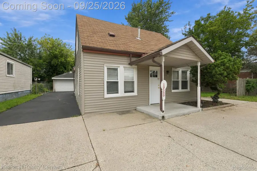 19559 E 14 Mile Road, Clinton Township, MI 48035 - #2