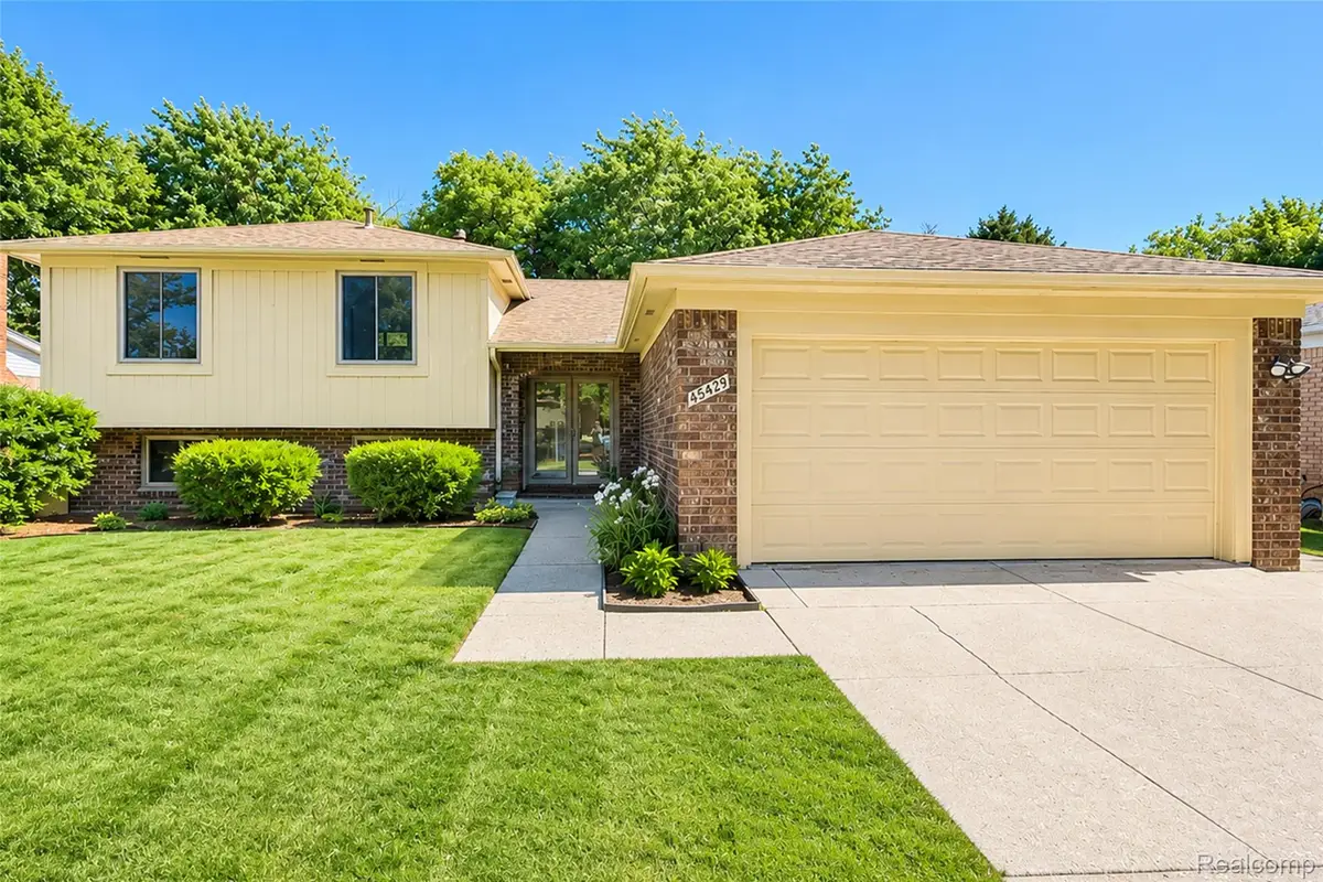 45429 Brunswick Drive, Canton, MI 48187 - #1