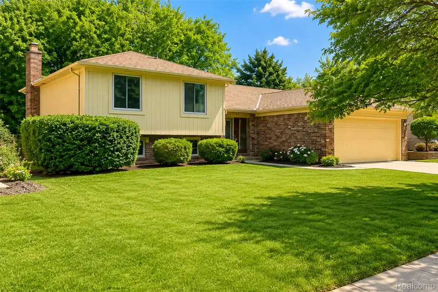 45429 Brunswick Drive, Canton, MI 48187 - #3