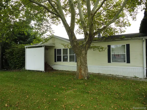 329 Edinborough Street, Temperance, MI 48182