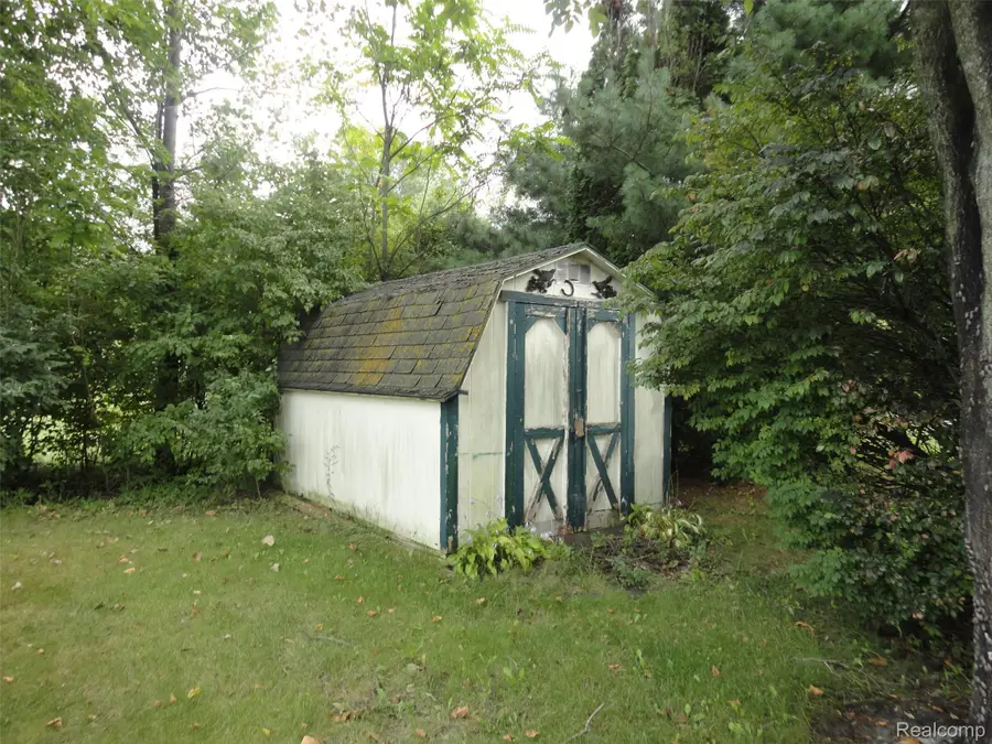 329 Edinborough Street, Temperance, MI 48182 - #2